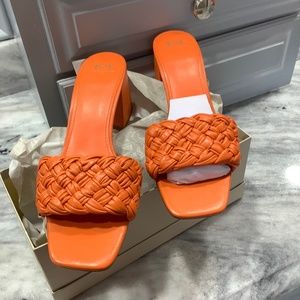 Marc Fisher Women’s mules Size 10